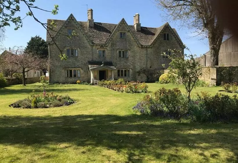 Hotelli The Manor Farm Alderton