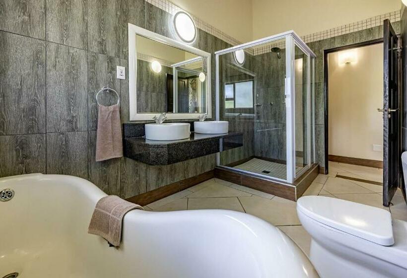 فندق Zulu Nyala Heritage Safari Lodge