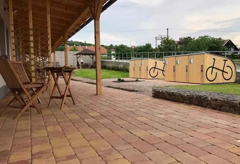 ペンション Apartmány Přítluky