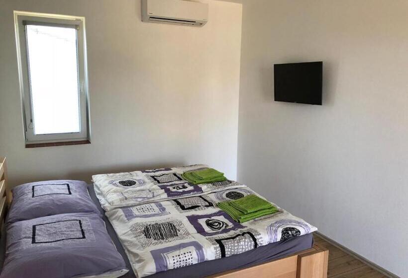 膳宿费 Apartmány Přítluky