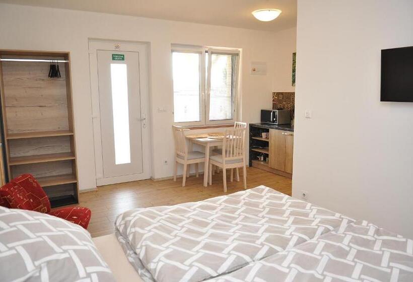 膳宿费 Apartmány Přítluky