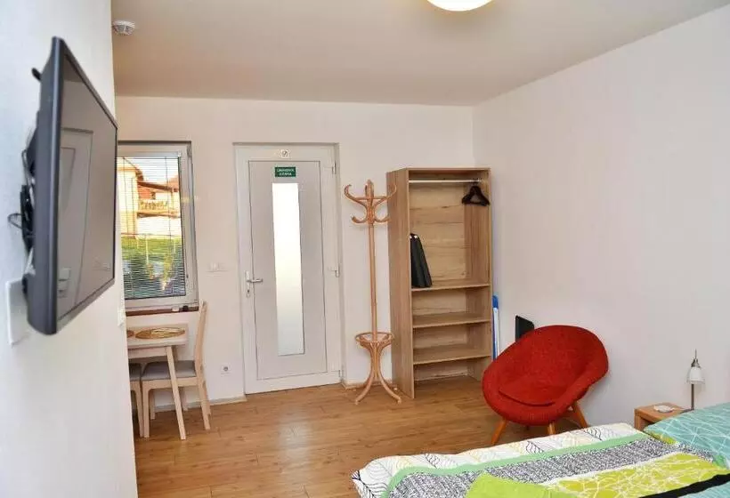 ペンション Apartmány Přítluky