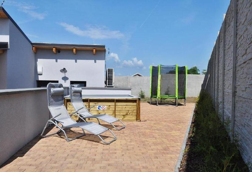 膳宿费 Apartmány Přítluky