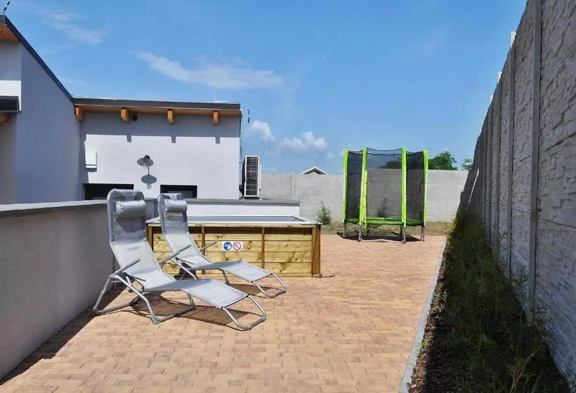 ペンション Apartmány Přítluky