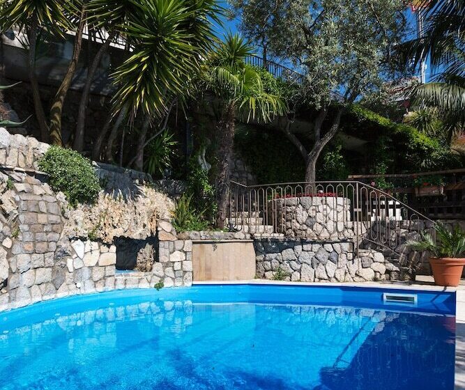 ペンション L Ulivo Resort