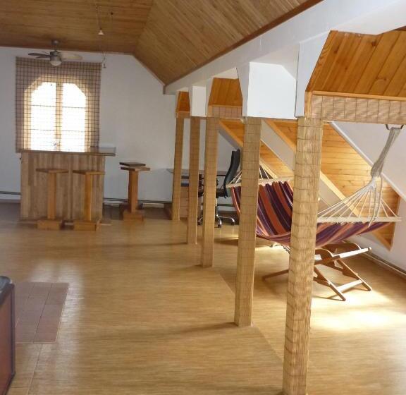 پانسیون Marigolds