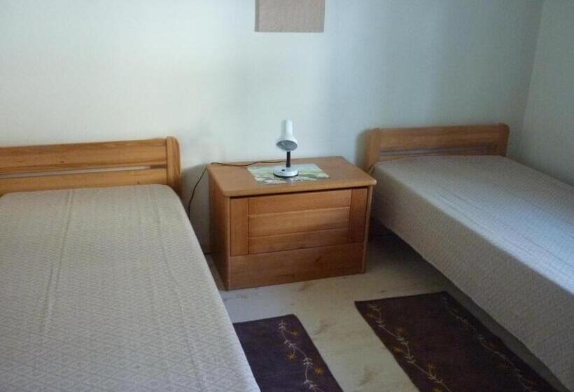 پانسیون Marigolds