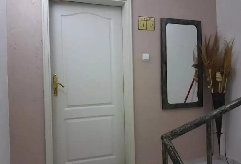ペンション Rooms Nesebar Eli