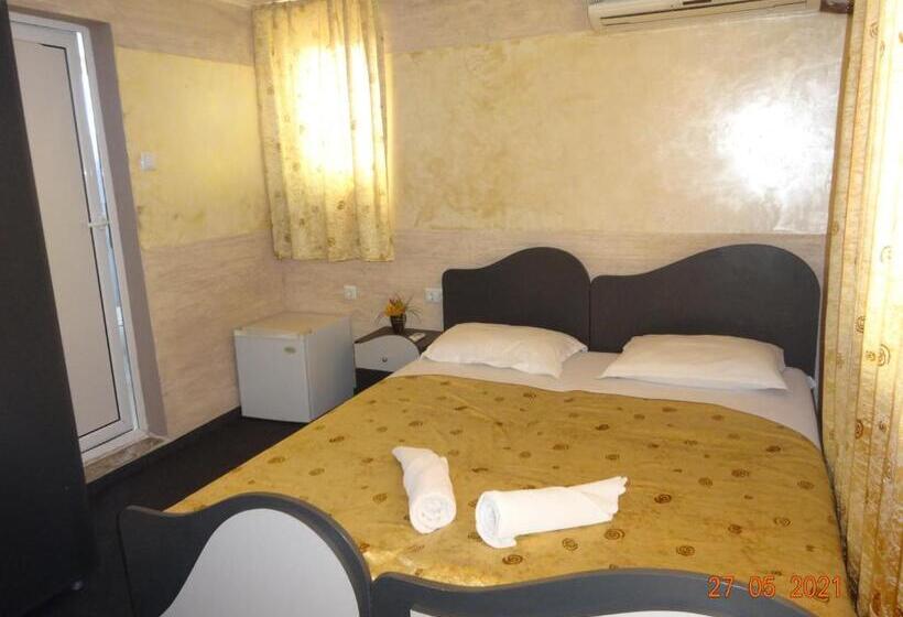 ペンション Rooms Nesebar Eli