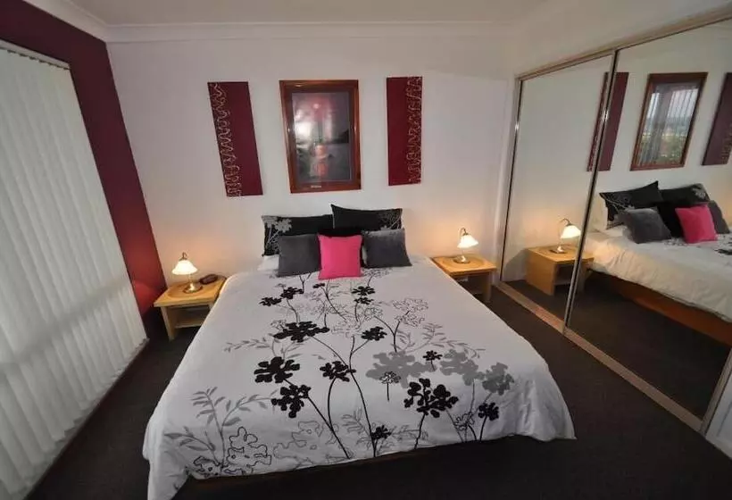 Beachfront Apartments Narooma