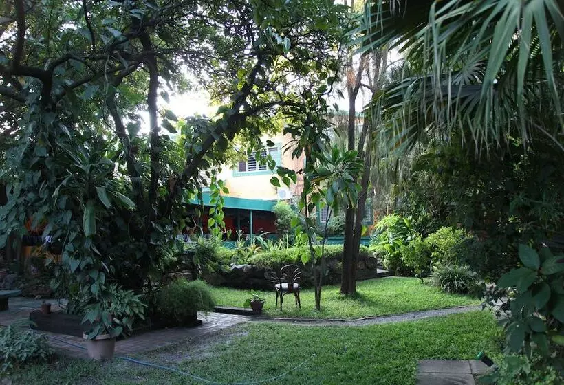 هتل Africanza Lodge And Restaurant