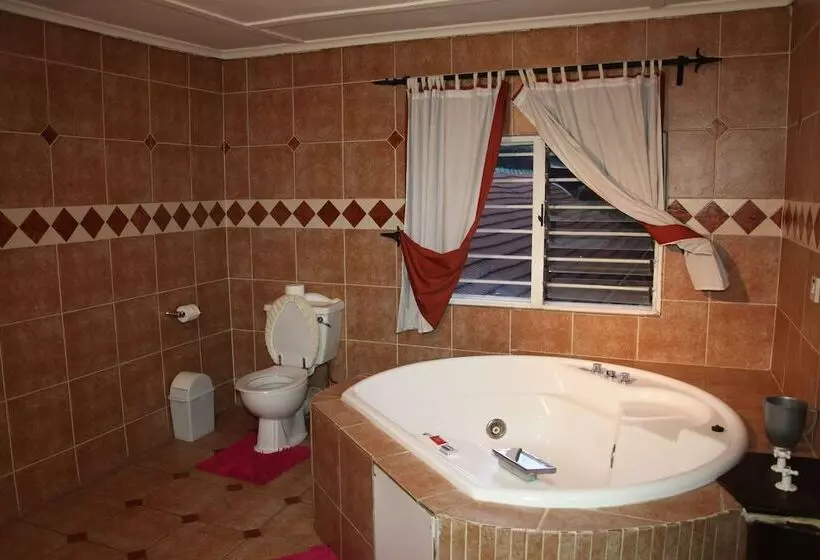 هتل Africanza Lodge And Restaurant