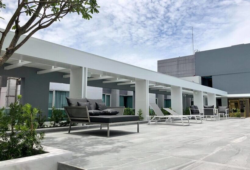 Crystal Hotel Hat Yai