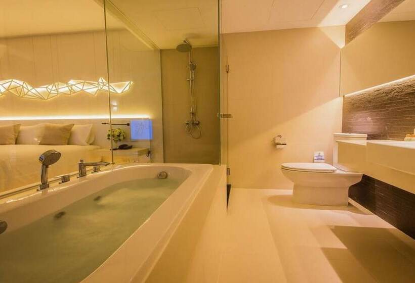 Crystal Hotel Hat Yai