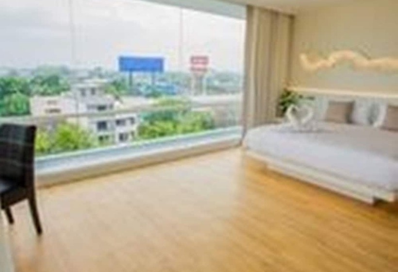 Crystal Hotel Hat Yai