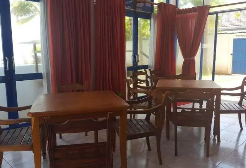 Отель Edelweiss Resort