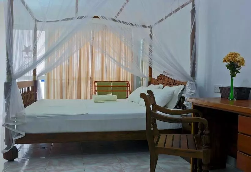 Отель Edelweiss Resort