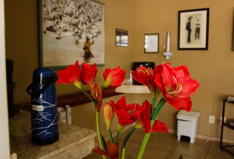 Отель Garrafão Boituva   5 Min Da Rod Castelo Branco Km 116