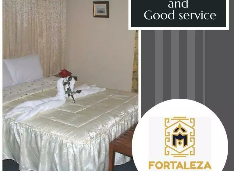 هتل Hostal Fortaleza