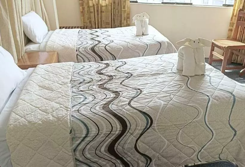 هتل Hostal Fortaleza