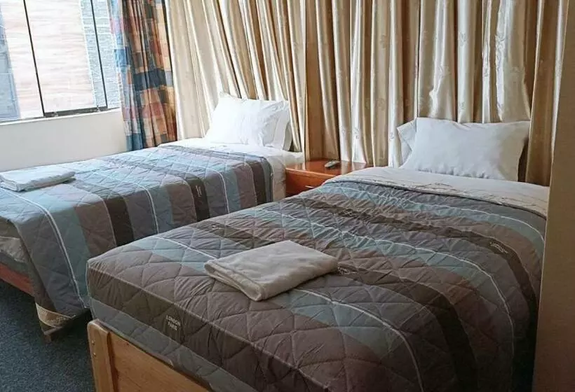 هتل Hostal Fortaleza