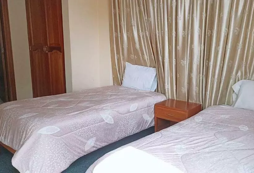 هتل Hostal Fortaleza