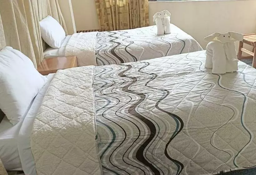 هتل Hostal Fortaleza
