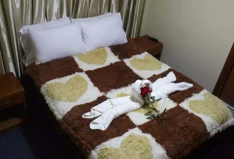 هتل Hostal Fortaleza
