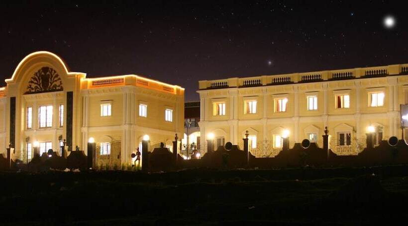 ホテル Kumararaja Palace