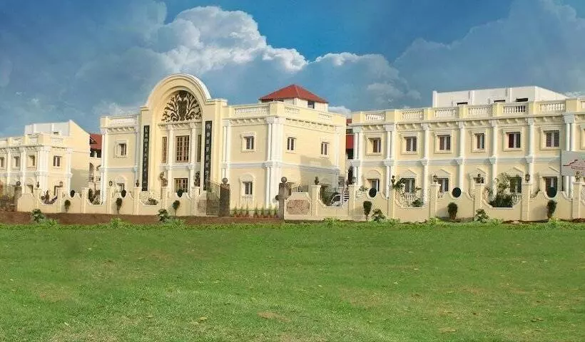호텔 Kumararaja Palace