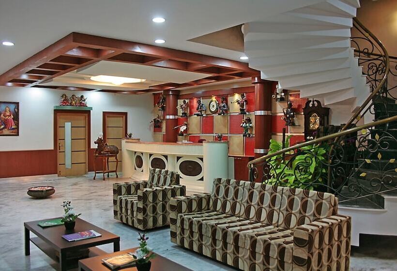 ホテル Kumararaja Palace