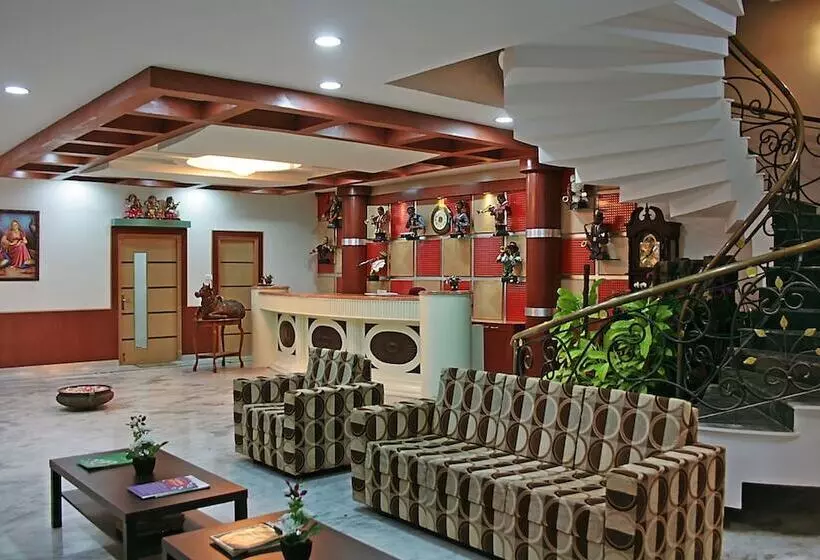 호텔 Kumararaja Palace