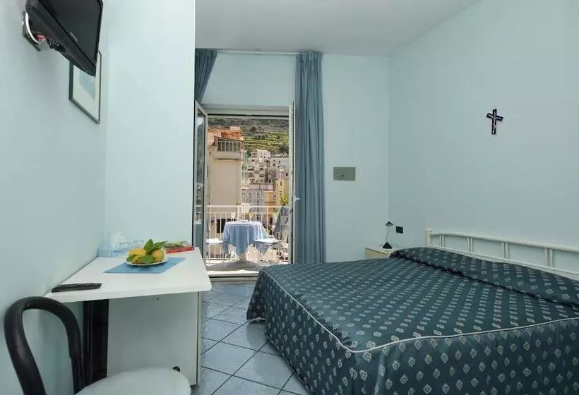 Отель Maison Raphael