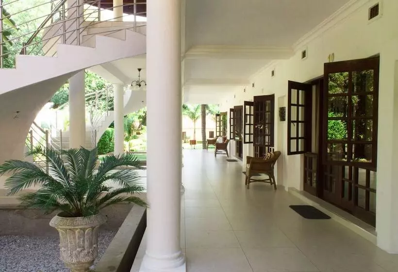 هتل Motsamai Lodge