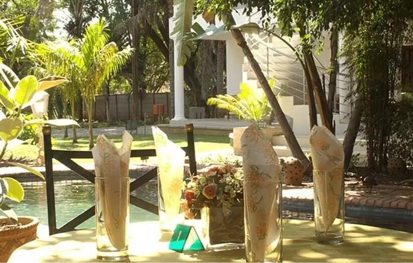 هتل Motsamai Lodge