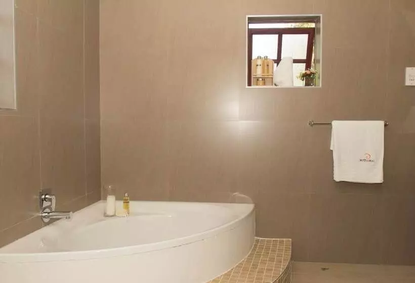 هتل Motsamai Lodge