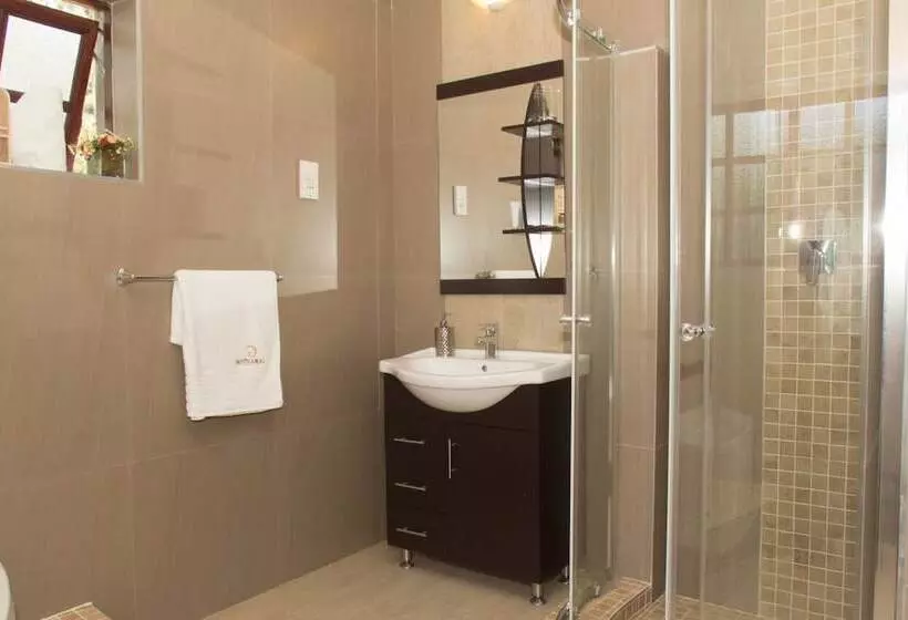 هتل Motsamai Lodge