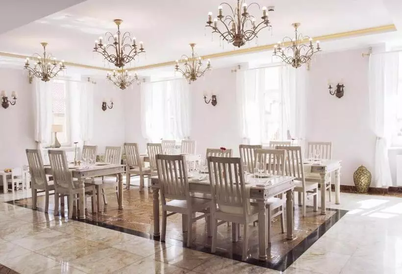 בית מלון כפרי Orient Palace