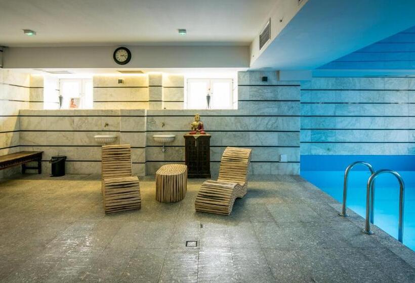 Отель Orient Palace