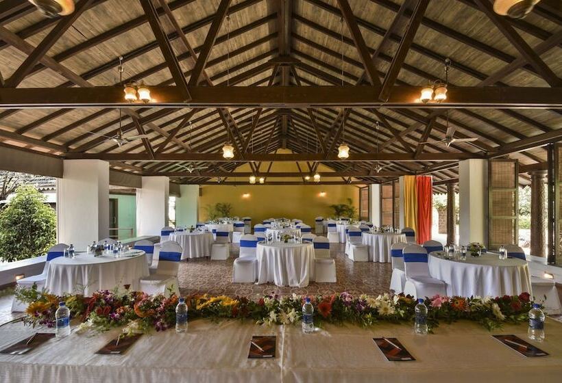 ホテル The Fern Samali Resort