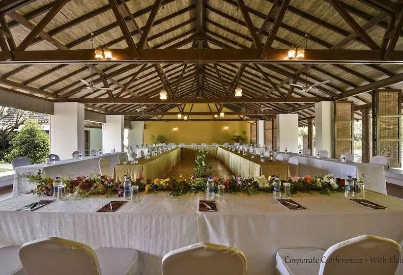 Отель The Fern Samali Resort