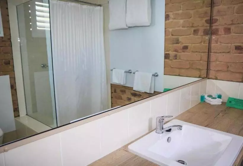 Мотель The Club Motor Inn Chinchilla