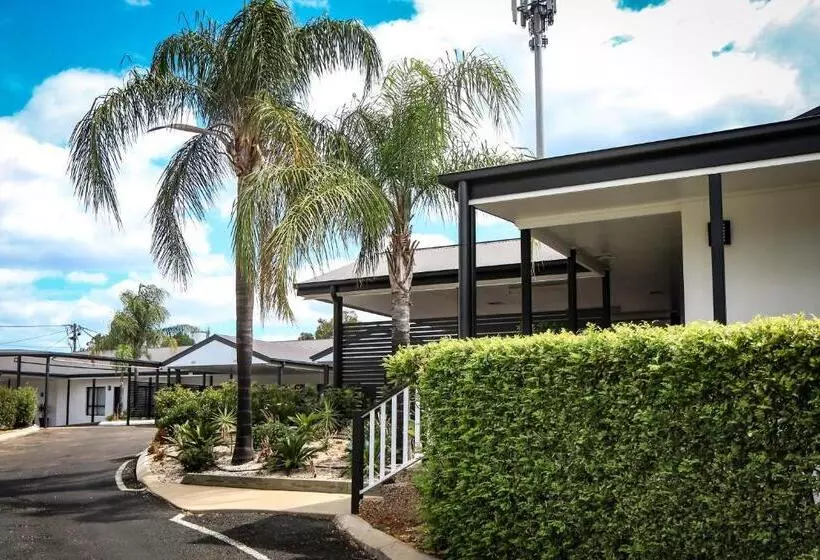 Мотель The Club Motor Inn Chinchilla