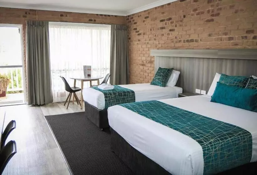 Мотель The Club Motor Inn Chinchilla