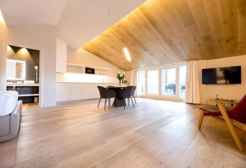 Myr Plaza Mercado & Spa