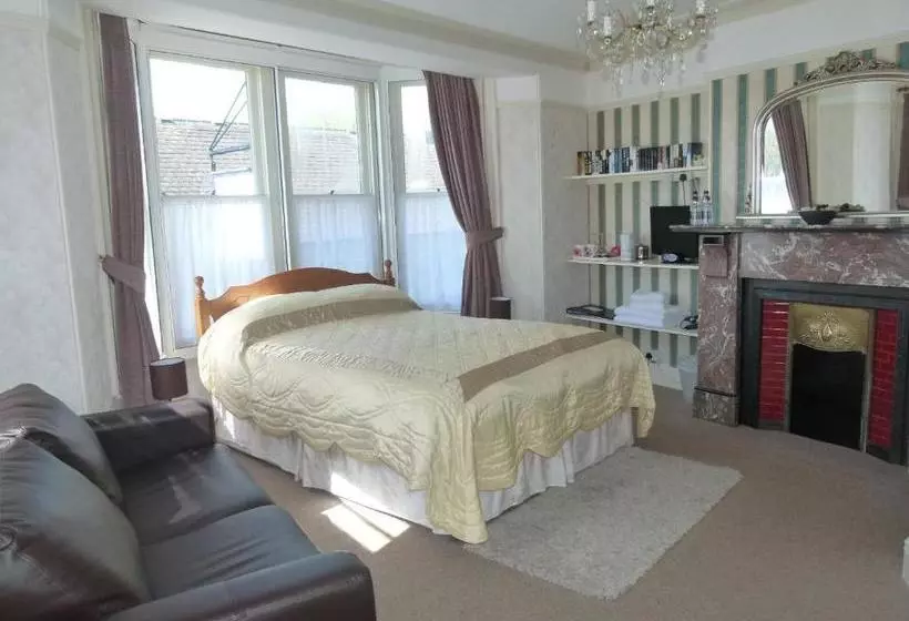 Pensió Lyndale Guest House