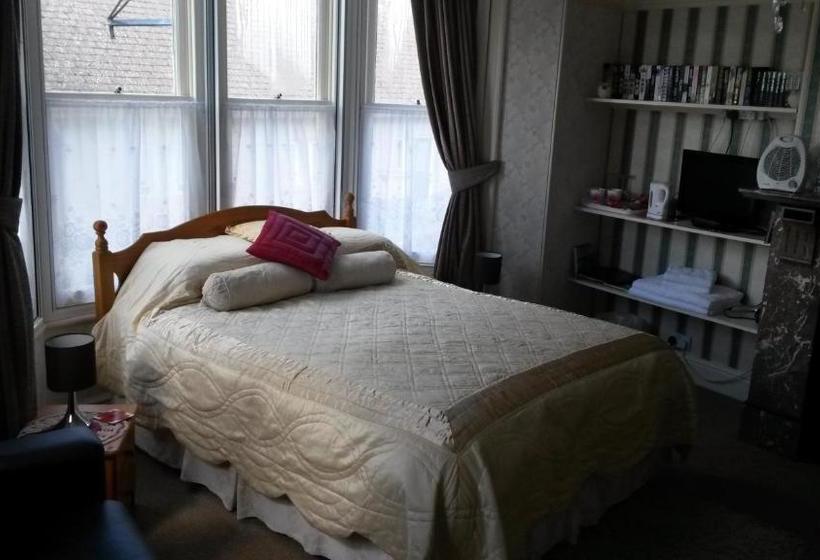 بنسيون Lyndale Guest House