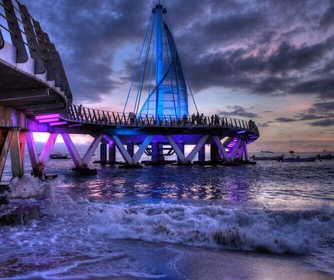 Pinnacle Resorts 220