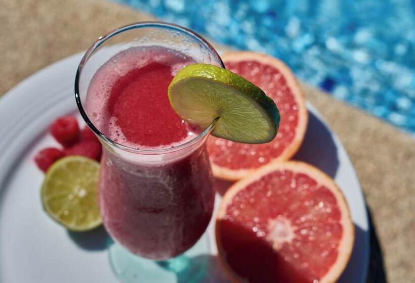 Pinnacle Resorts 220