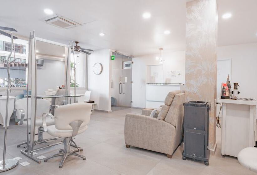 Pinnacle Resorts 220